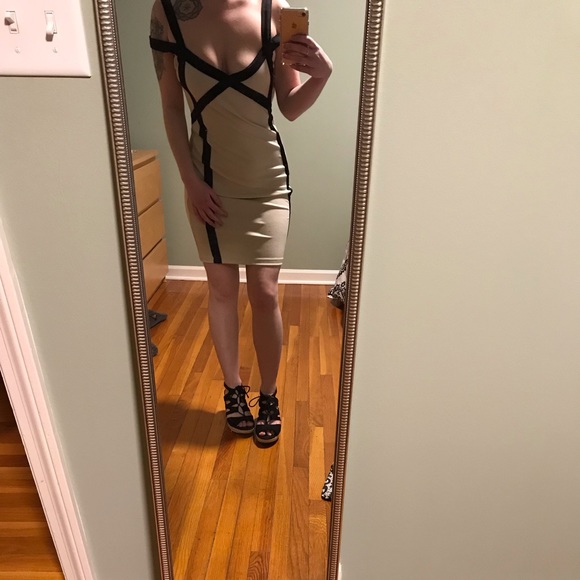 Slimming Apricot Dress - Picture 7 of 8